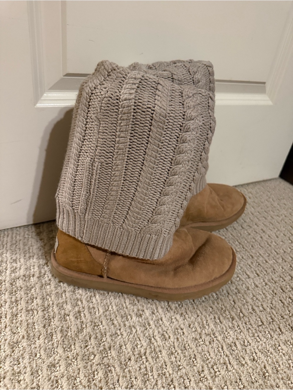 Women’s UGG Tularosa Route chestnut boots removable merino wool cuffs sz 8